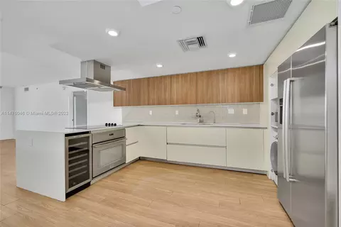 Undisclosed, Bay Harbor Islands, FL 33154
