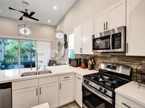 2955 NW 124th Way #2955, Sunrise, FL 33323