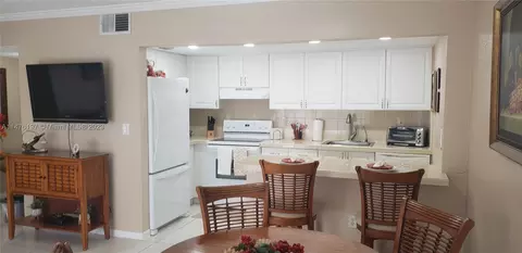 17500 NW 68th Ave #D3005, Hialeah, FL 33015