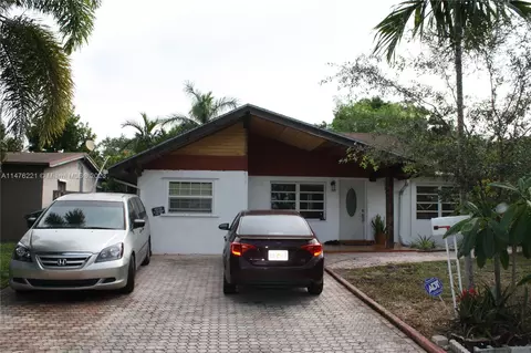 5400 NE 2nd Ave, Oakland Park, FL 33334