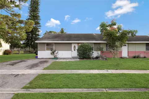 4796 Chariot Cir, Greenacres, FL 33463