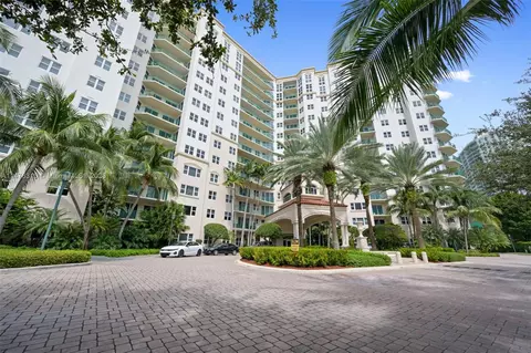 19900 E Country Club Dr #720, Aventura, FL 33180