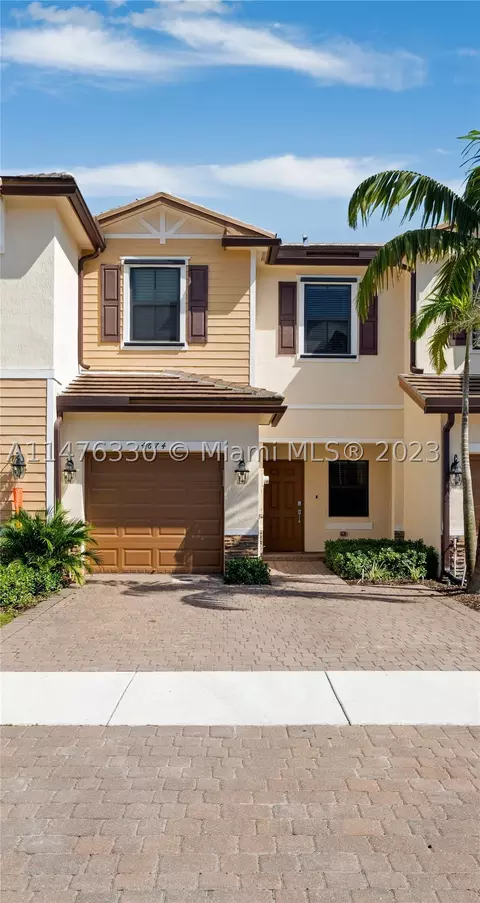 4674 Santa Cruz Way, Davie, FL 33314