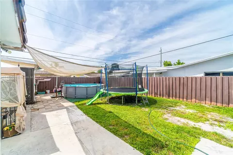 674 W 44th Pl, Hialeah, FL 33012 photo 18