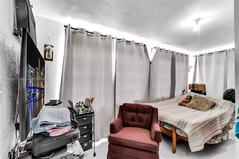 674 W 44th Pl, Hialeah, FL 33012 photo 11