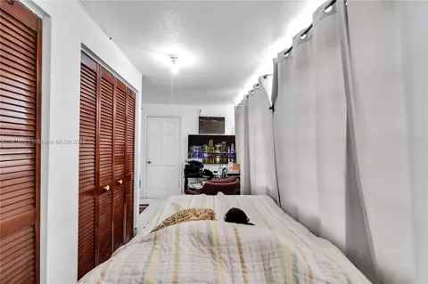 674 W 44th Pl, Hialeah, FL 33012 photo 14