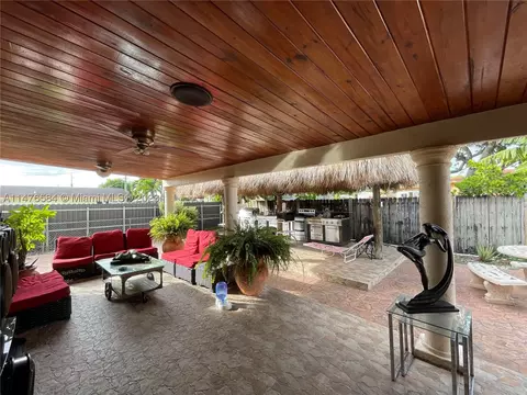 10215 SW 35th Ter, Miami, FL 33165