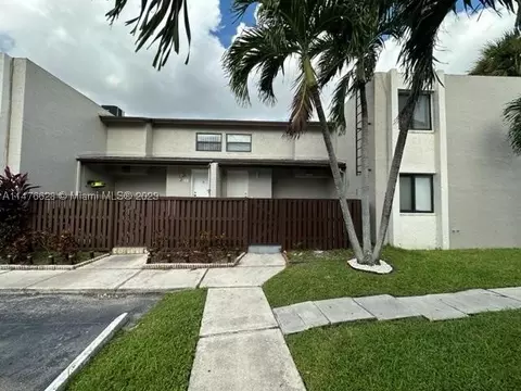 10284 NW 9th St Cir #202, Miami, FL 33172