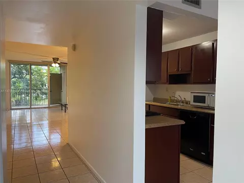 3141 NW 47th Ter #222, Lauderdale Lakes, FL 33319