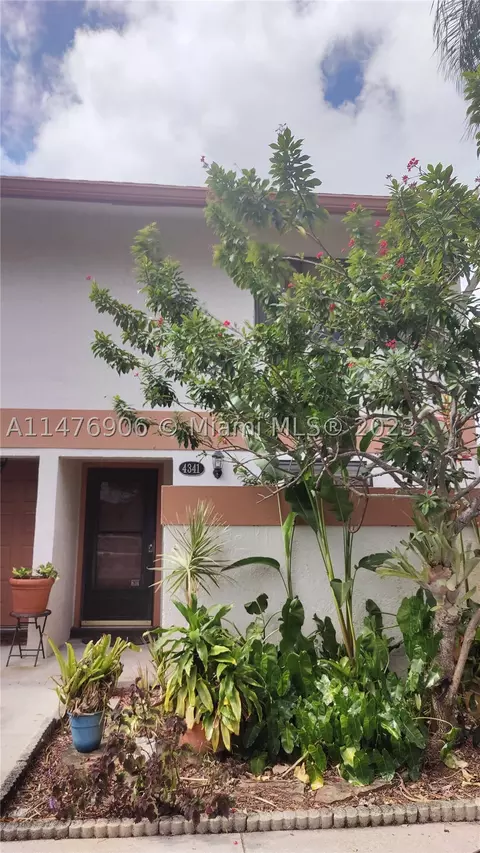 4341 SW 70th Ter #434, Davie, FL 33314