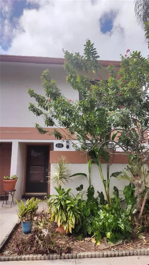 4341 SW 70th Ter #434, Davie, FL 33314