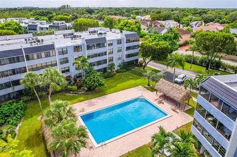 10850 N Kendall Dr #316, Miami, FL 33176