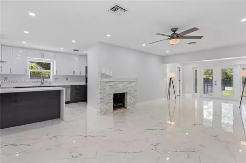 1732 SW 13th Ct, Fort Lauderdale, FL 33312