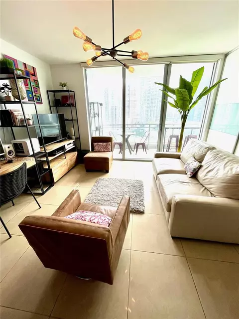 90 SW 3rd St #2203, Miami, FL 33130