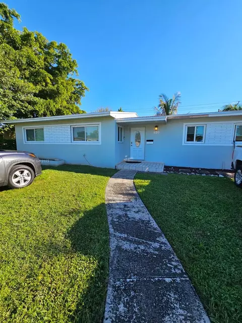 920 NW 200th St, Miami Gardens, FL 33169