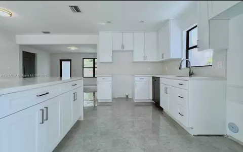 701 SW 64th Ave, Miami, FL 33144 photo 5