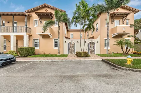 14611 SW 11th Ct, Pembroke Pines, FL 33027
