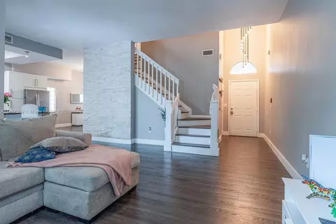 1751 E Trafalgar Cir, Hollywood, FL 33020