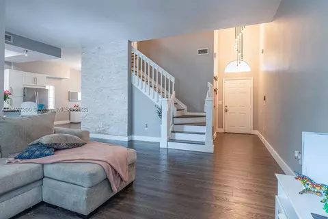 1751 E Trafalgar Cir, Hollywood, FL 33020