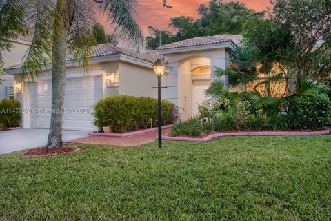 13166 NW 18th St, Pembroke Pines, FL 33028