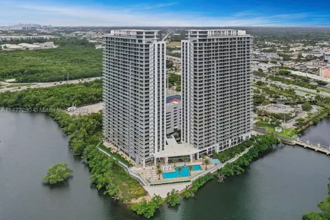 16385 Biscayne Blvd #2616, North Miami Beach, FL 33160
