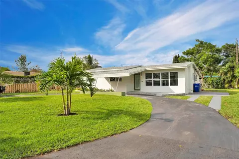 851 SW 1st Ave, Pompano Beach, FL 33060