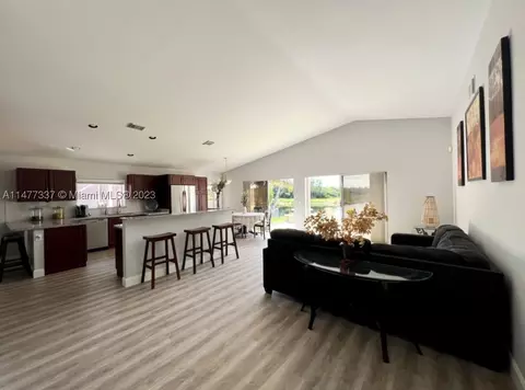 19160 SW 4th St, Pembroke Pines, FL 33029