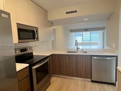 1506 Whitehall Dr #204, Davie, FL 33324