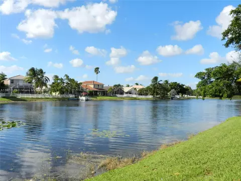 1826 NW 182nd Ave, Pembroke Pines, FL 33029