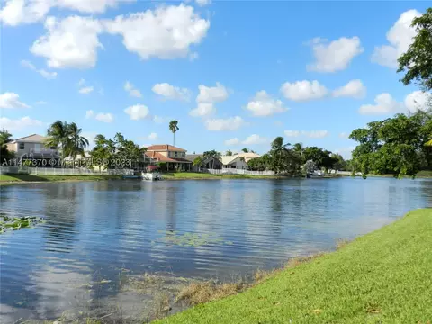 1826 NW 182nd Ave, Pembroke Pines, FL 33029