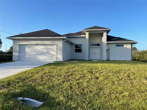 837 E Theodore Vail St E, Lehigh Acres, FL 33974