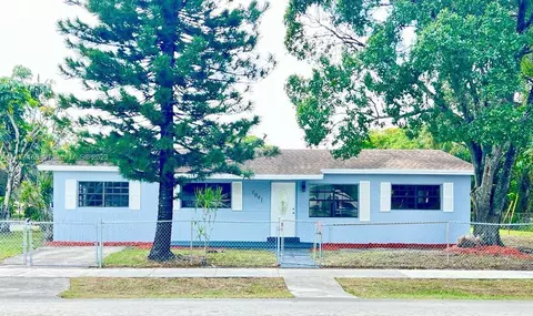 Undisclosed, Fort Lauderdale, FL 33311