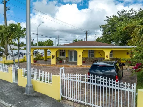 901 E 32nd St, Hialeah, FL 33013 photo 5