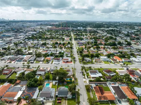 901 E 32nd St, Hialeah, FL 33013 photo 14