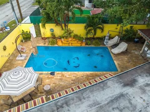 901 E 32nd St, Hialeah, FL 33013 photo 3