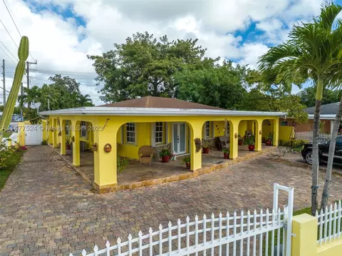 901 E 32nd St, Hialeah, FL 33013 photo 4