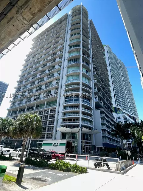 690 SW 1st Ct #PHI14, Miami, FL 33130