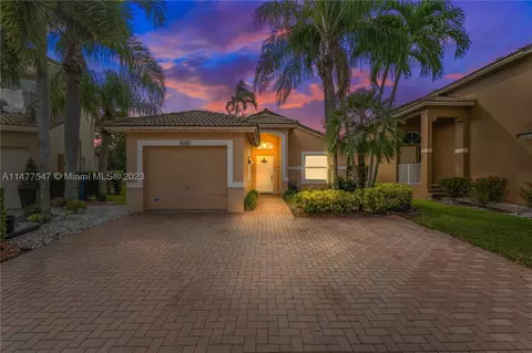 16402 Sapphire St, Weston, FL 33331