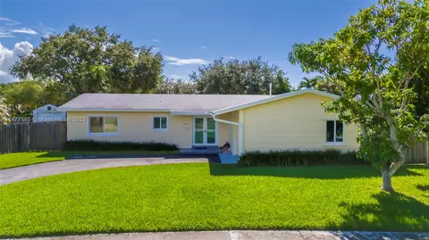 9416 SW 185th Ter, Cutler Bay, FL 33157