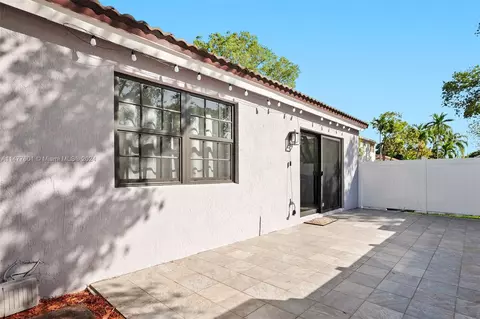 11653 NW 11th St, Pembroke Pines, FL 33026