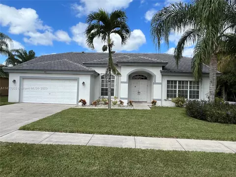 6421 NW 52nd Ct, Lauderhill, FL 33319