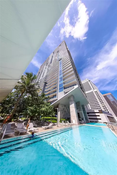 68 SE 6th St #806, Miami, FL 33131