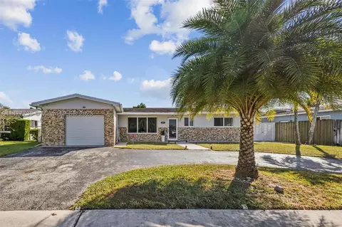 2001 NW 119th Ave, Pembroke Pines, FL 33026