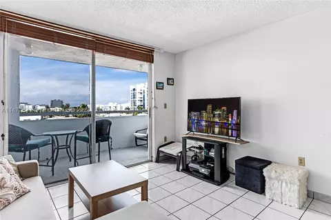 7440 Harding Ave #502, Miami Beach, FL 33141