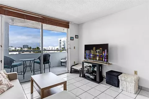 7440 Harding Ave #502, Miami Beach, FL 33141