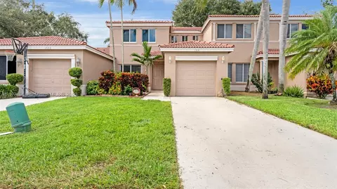 1531 W Harmony Lake Cir, Davie, FL 33324