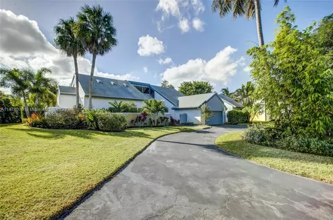 1127 W Cypress Dr, Pompano Beach, FL 33069