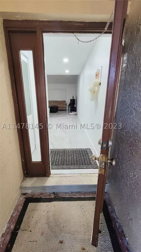 1618 NW 96th Ave, Pembroke Pines, FL 33024