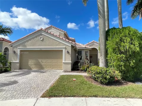 1911 Cedar Ct, Weston, FL 33327