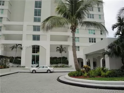 800 Claughton Island Dr #1702, Miami, FL 33131